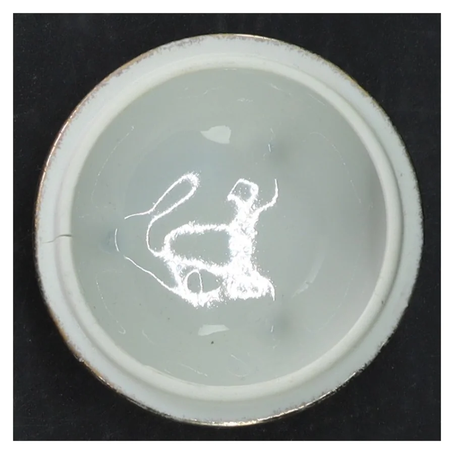 Porcelæns bonbonniere med blomstermotiv (str. Ø. 7,5 cm)