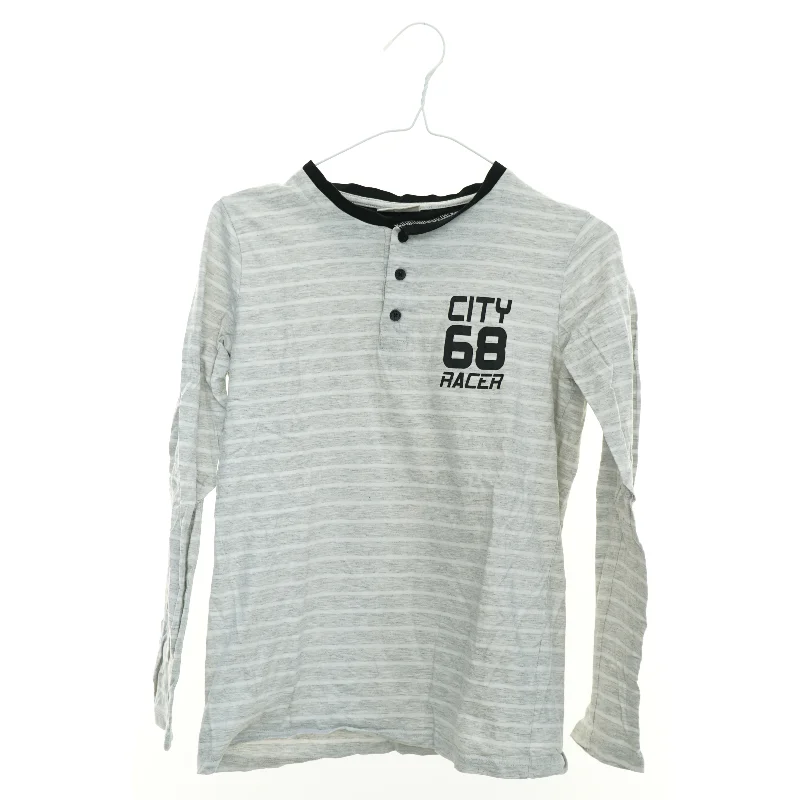 Bluse fra YEK (str. 164 cm)