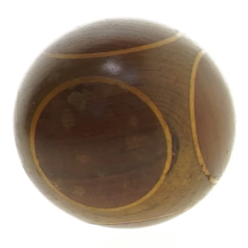 Antik trækugle (19. century inlaid ball) af tre træsorter (str. Ø 6 cm)