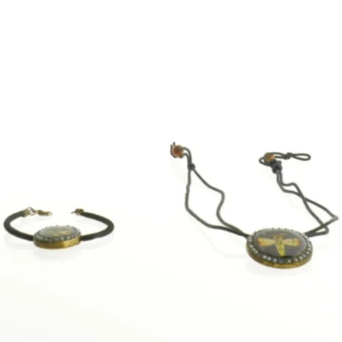 Smykkesæt med guldsmede (armbånd og halskæde)
