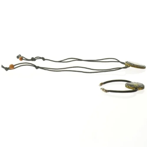 Smykkesæt med guldsmede (armbånd og halskæde)
