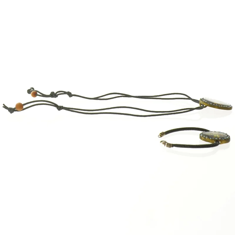 Smykkesæt med guldsmede (armbånd og halskæde)