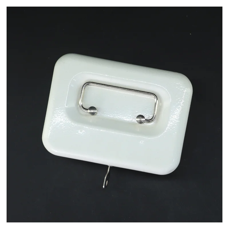 Hvid vintage pengekasse med lås (str. 6x15x11 cm)