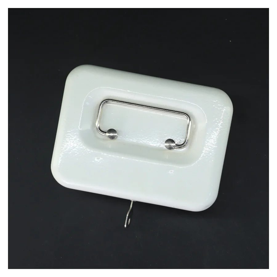 Hvid vintage pengekasse med lås (str. 6x15x11 cm)