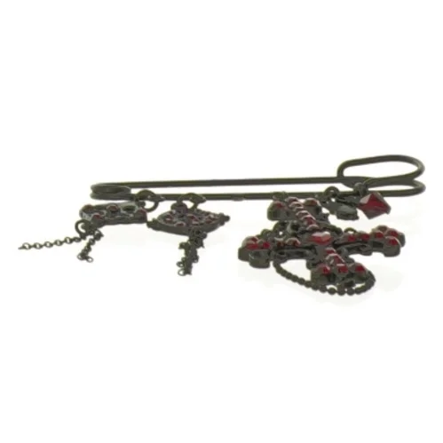 Broche / sikkerhedsnål med sort og rød simili (str. 7 cm)