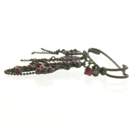 Broche / sikkerhedsnål med sort og rød simili (str. 7 cm)