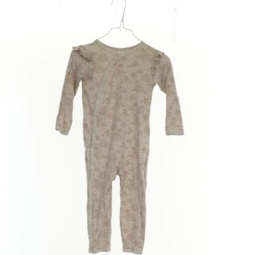 Natdragt / Heldragt med flæser fra Fixoni (str. 86)