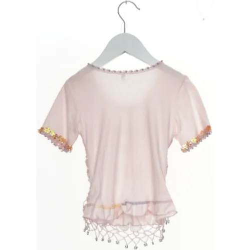 Kortærmet festtop med perlebroderi (str. 104)