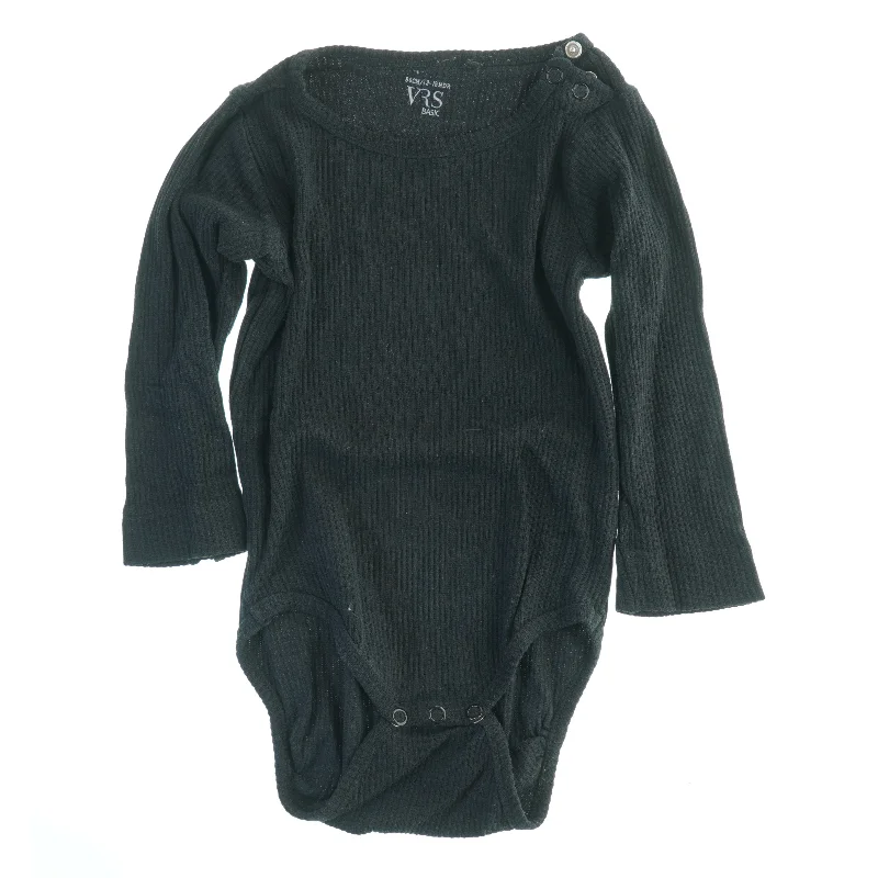 Pakke med fem langærmede bodies str. 86