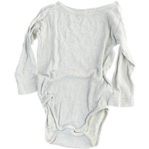 Pakke med fem langærmede bodies str. 86