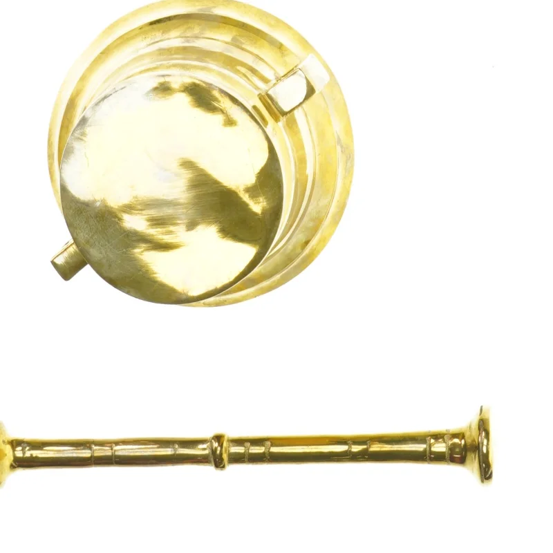 Morter i messing (højde 12 cm)