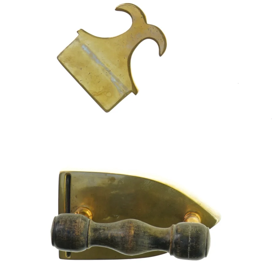 Gammelt strygejern i messing til kul (14 x 12 cm)