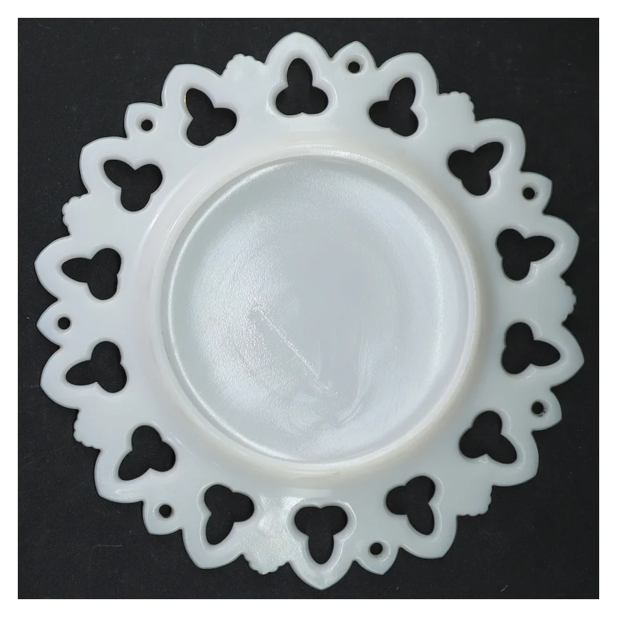 Hvid porcelænsfad med blonder