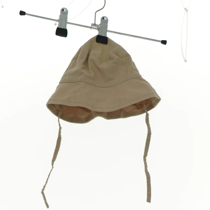Solhat/bøllehat fra H&M (str. 80 cm)