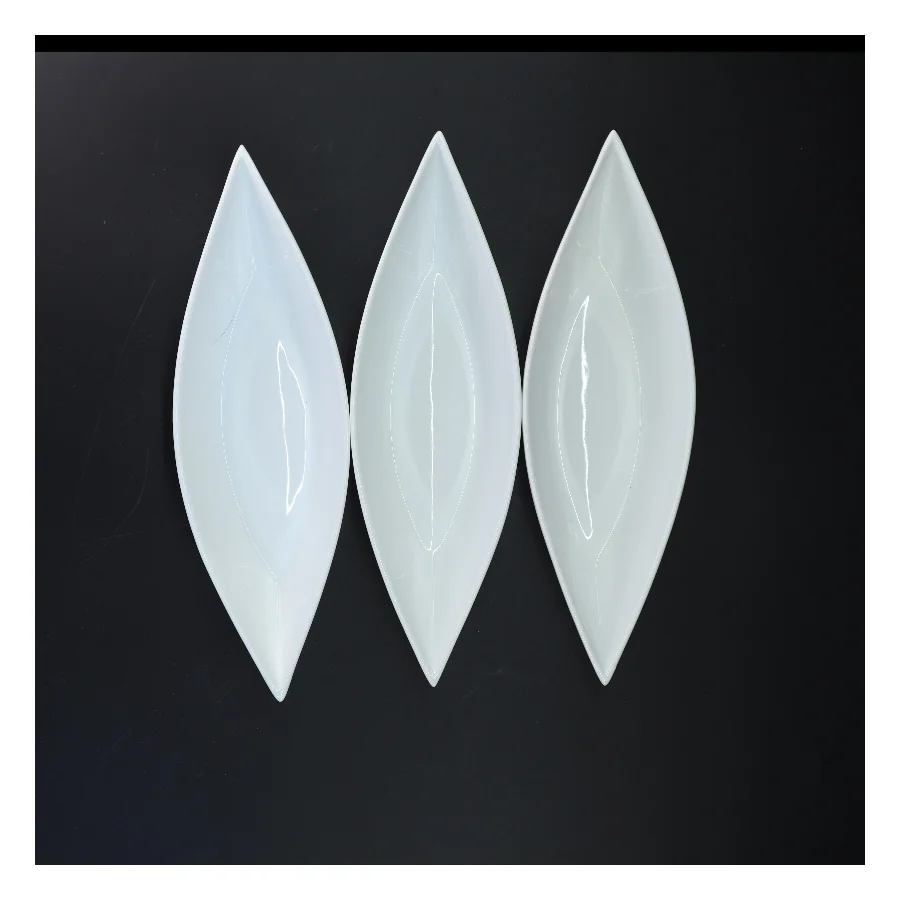 Lange hvide fade fra Calzone (str. 27 cm. 3 styk)