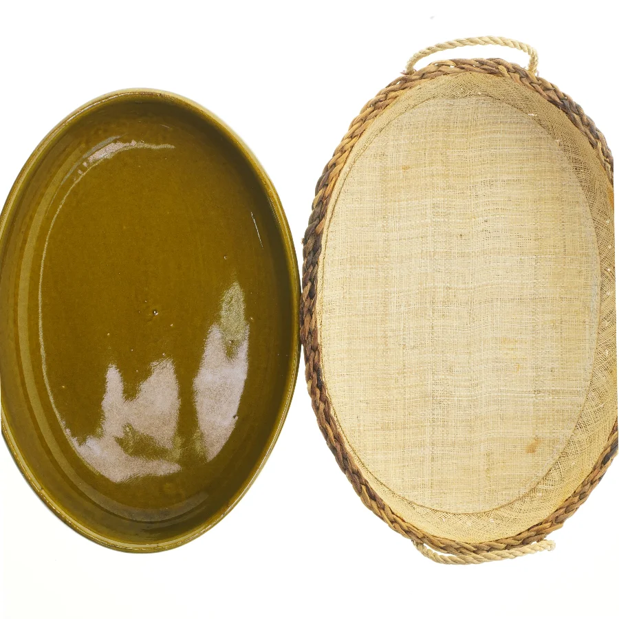 Flettet kurv med keramisk fad (str. 37,5x26 cm)