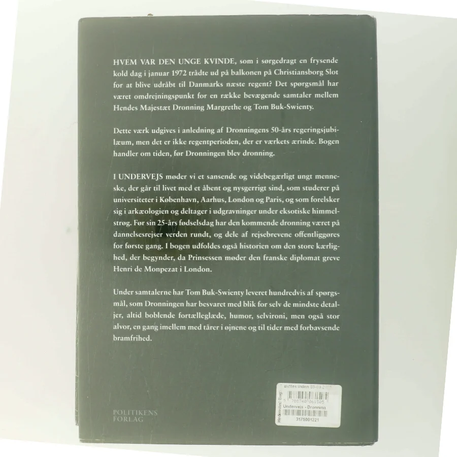 Undervejs : erindringer 1940-1972 af Margrethe II (Bog)