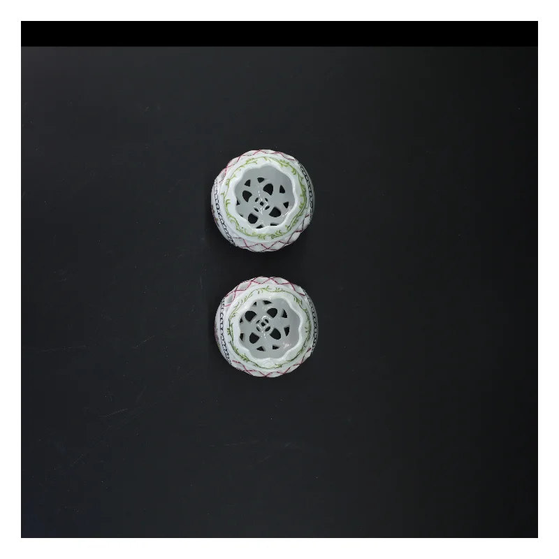 Blomster dekorerede vaser (str. Ø 8 cm. 2 styk)