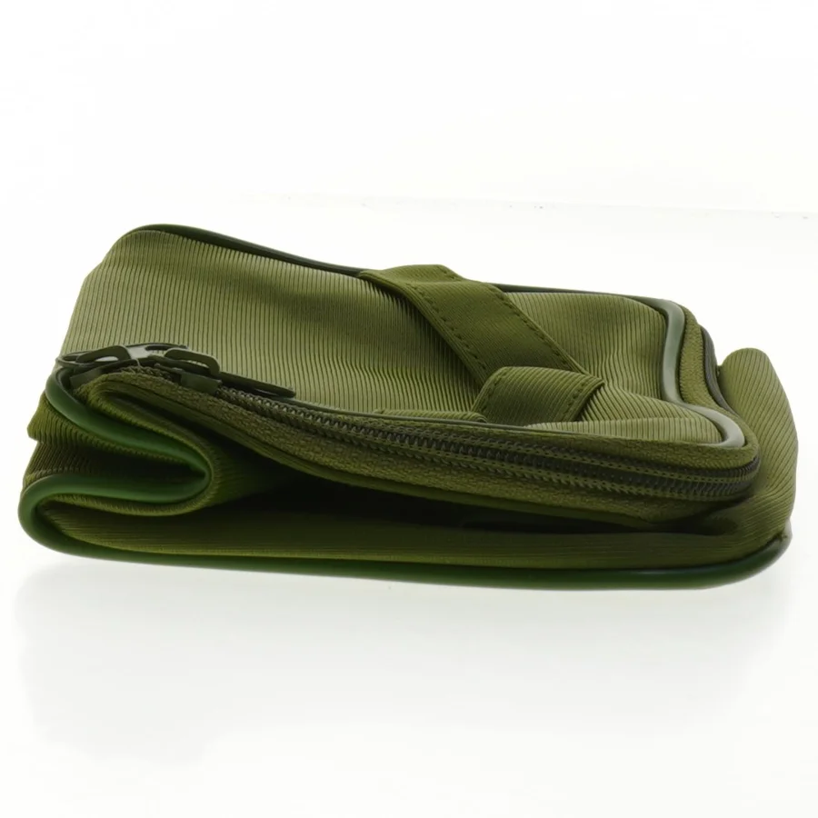 Grøn toilet taske (str. 19x15 cm)