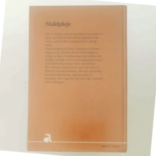 Staldpleje af Dinny Lund (Bog)