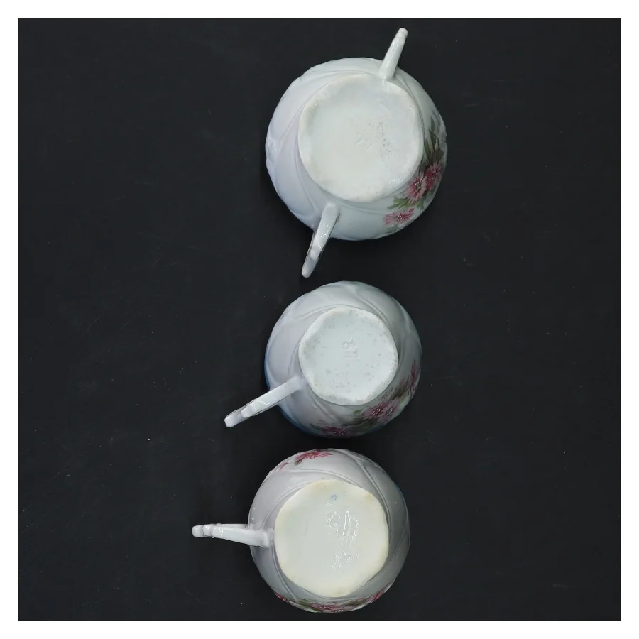 Porcelæns kaffestel med blomstertryk (str. 9,5x5&7x6&8x8 cm)