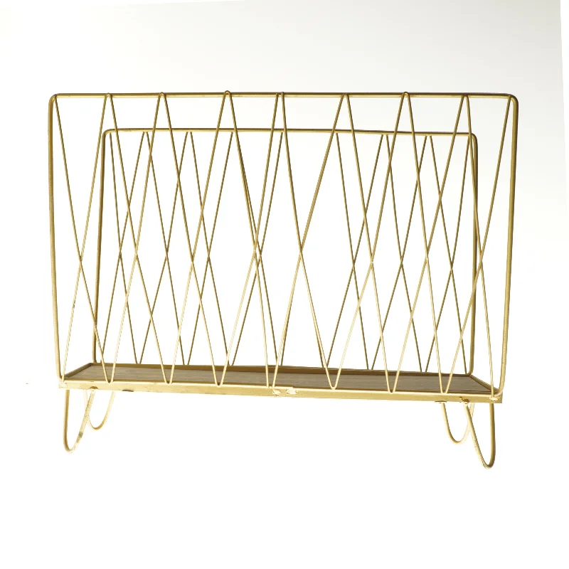 Guldfarvet magasinholder (str. 30,5x37,5 cm)