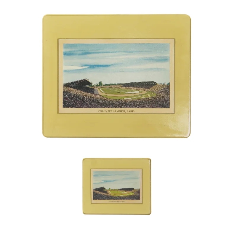 Vintage bordskånere med stadionmotiv (str. 19,5x23,5 og 9x11 cm)