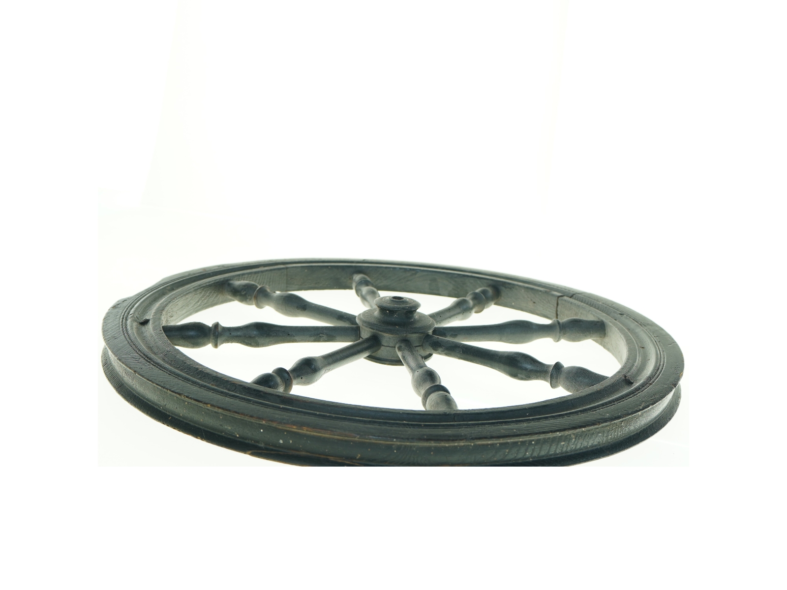 Træhjul til dekoration (diameter ca. 47 cm x 3 cm)