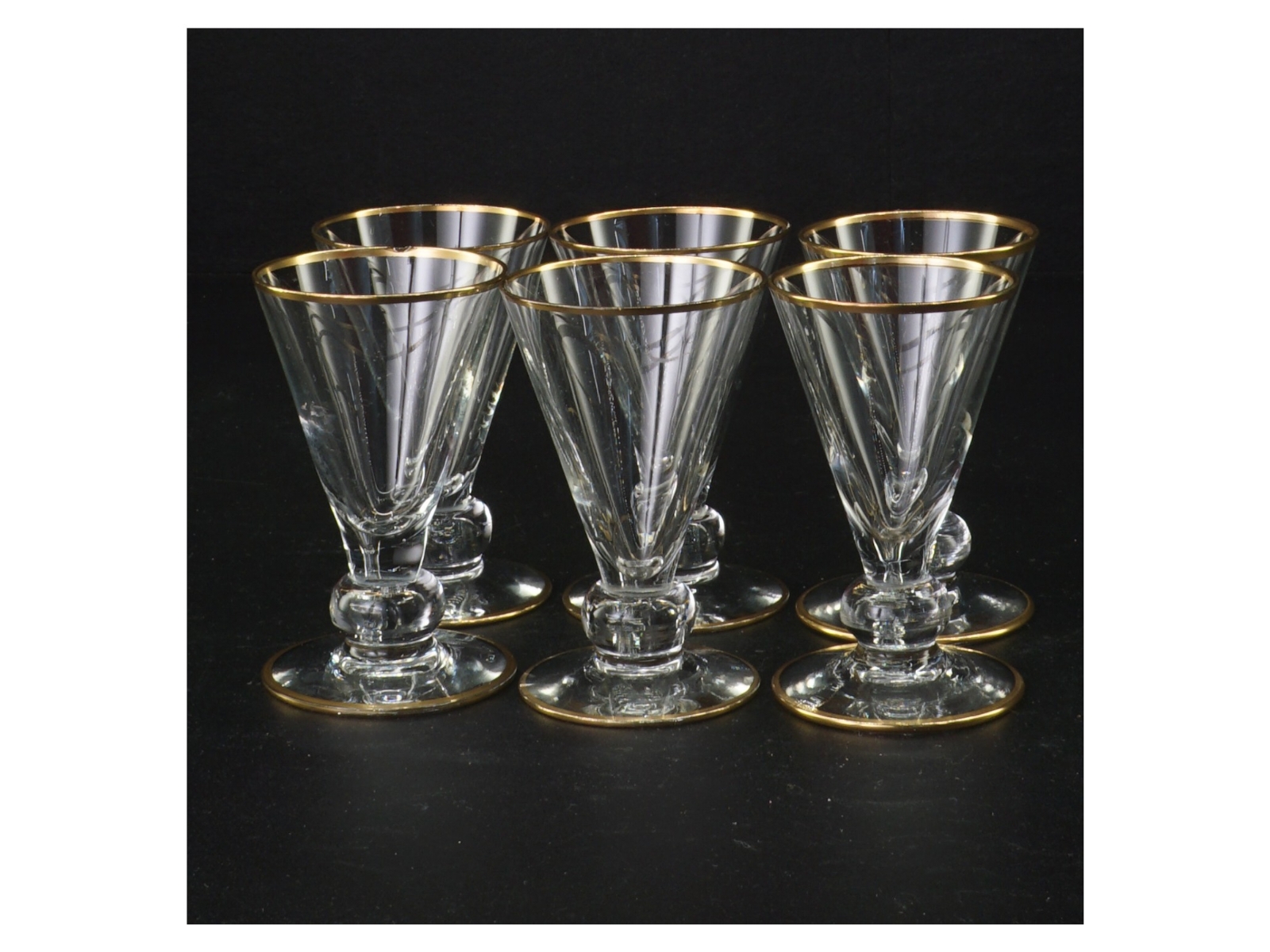 Vintageglas med guldkant (str. 8 x 5 cm)