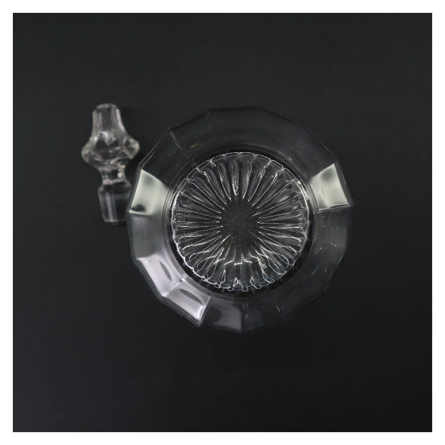 Glaskarafflel med låg