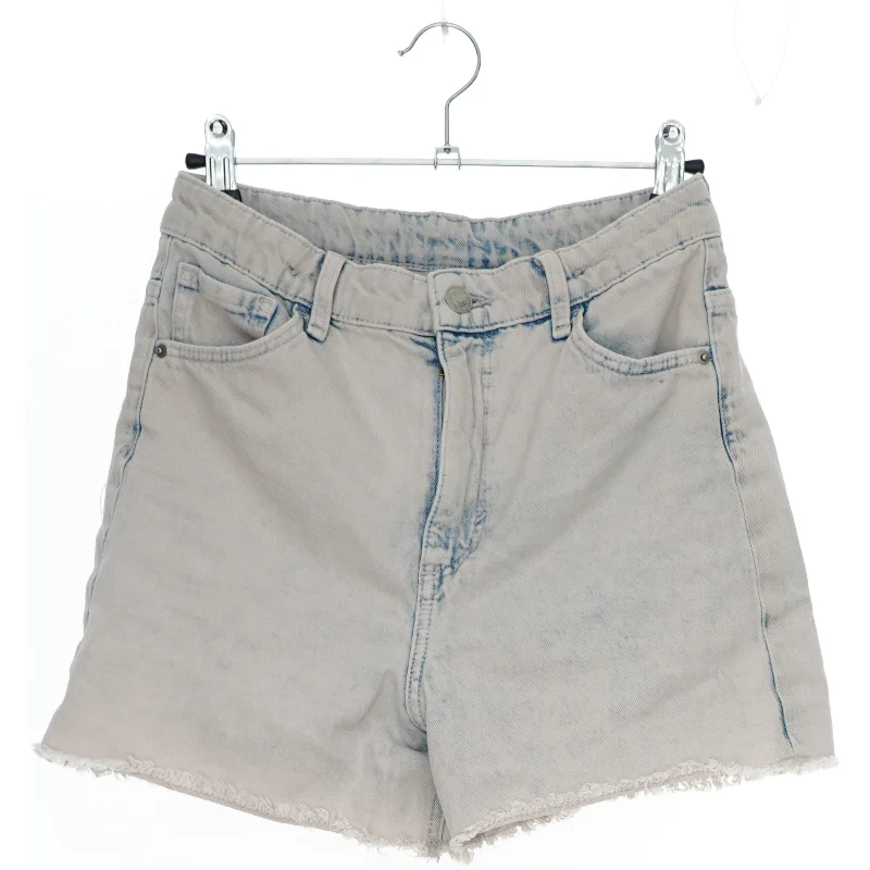 Shorts i denim-look fra H&M (str. 164)