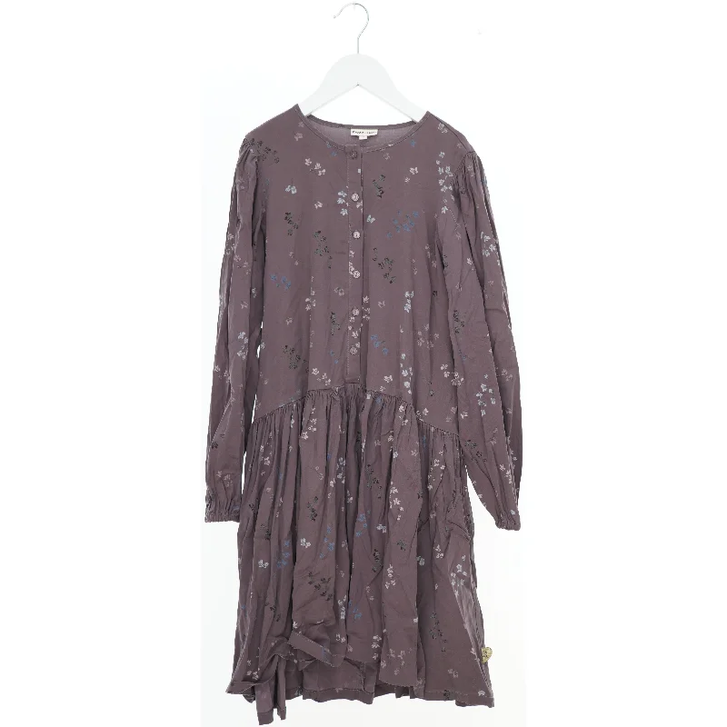 Langærmet blomstret kjole fra Pomp de Lux (str. 152)