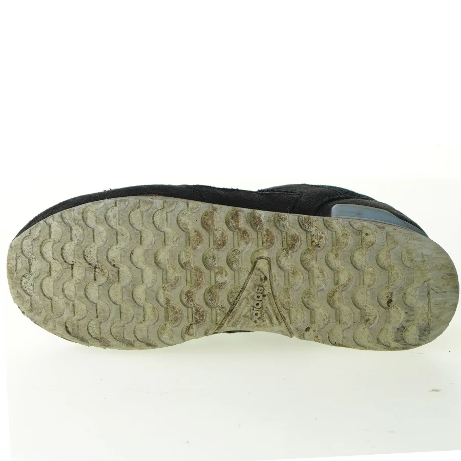 Sko fra Adidas (str. 22 cm)