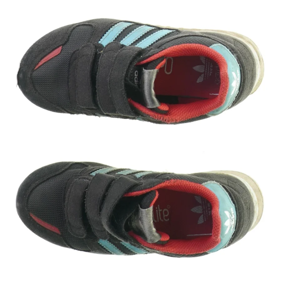 Sko fra Adidas (str. 22 cm)