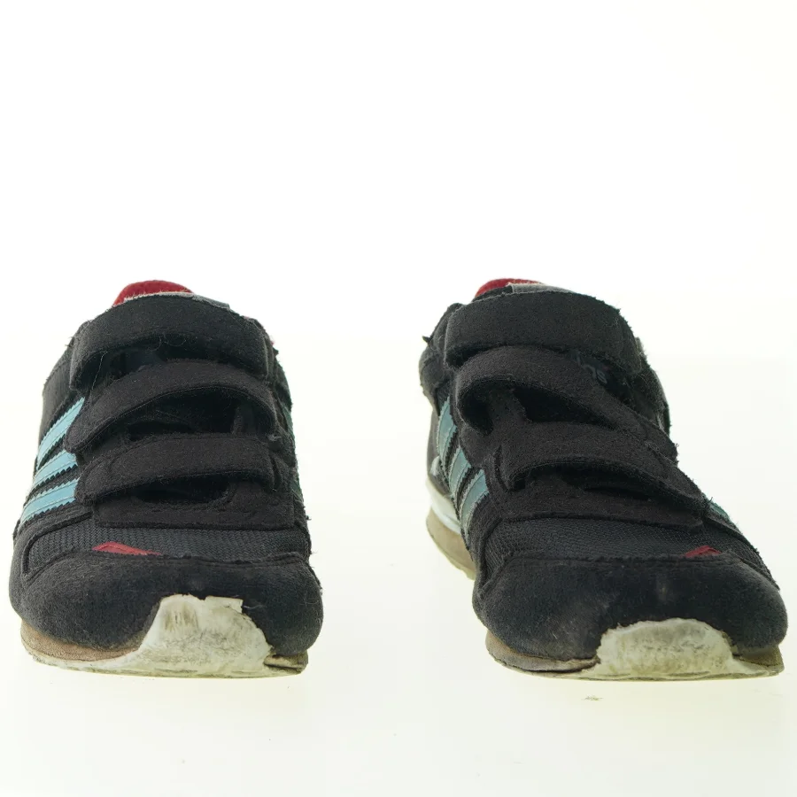 Sko fra Adidas (str. 22 cm)