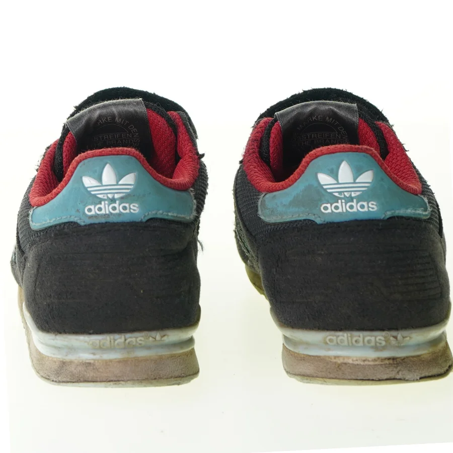 Sko fra Adidas (str. 22 cm)