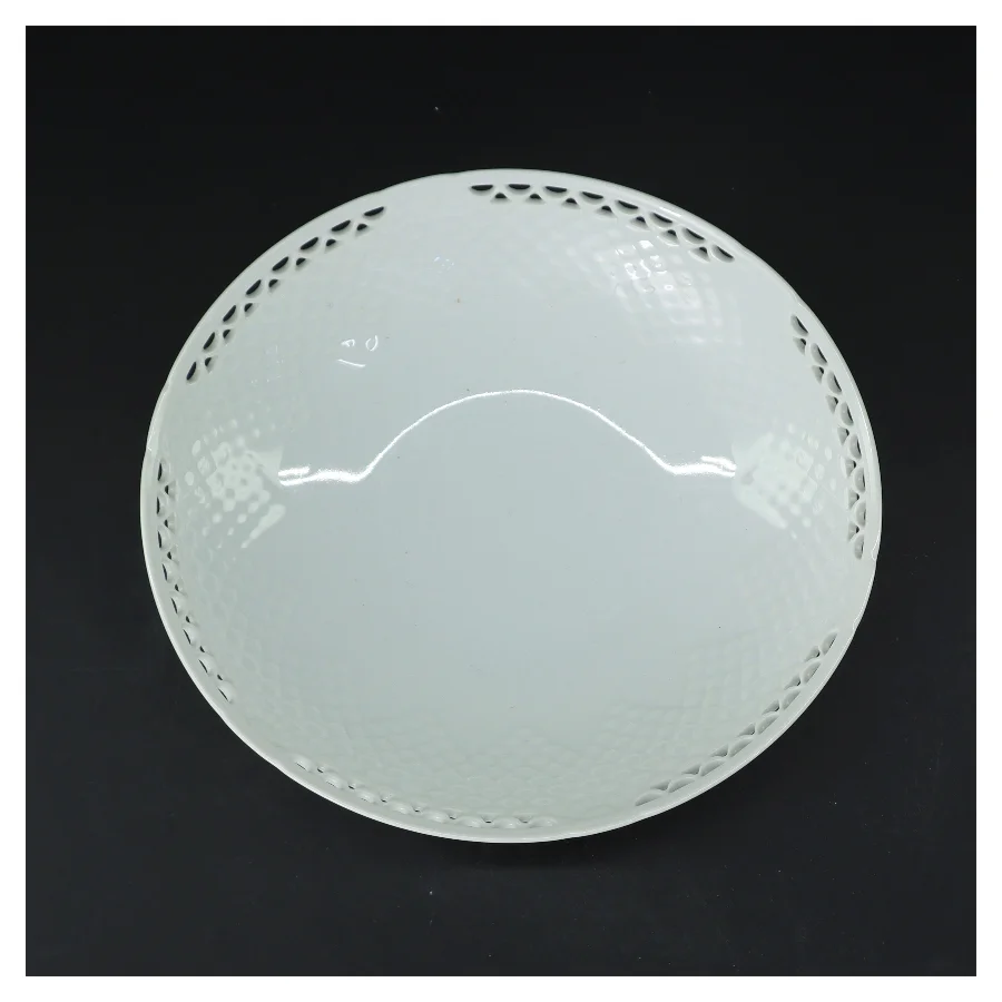 Hvid porcelænsskål på fod fra Danish Porcelain CO (str. Ø 20 cm)