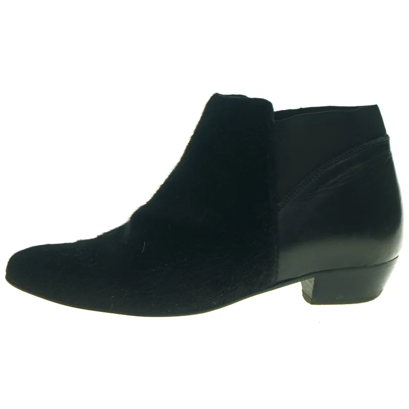 Støvler fra H&M (str. 39)