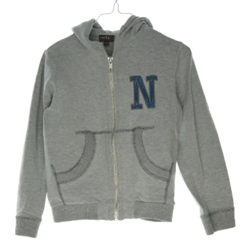 Hættetrøje fra Norlie (str. 122 cm)