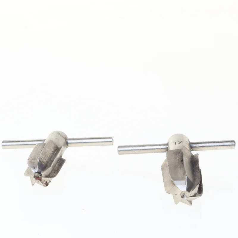 Skruer (str. 5x5 cm)