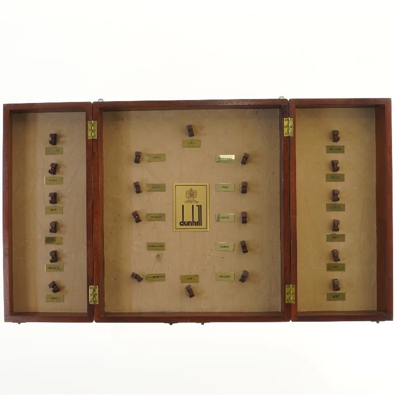 Dunhill tobaksprøve træboks fra Dunhill (str. 46x40 cm)