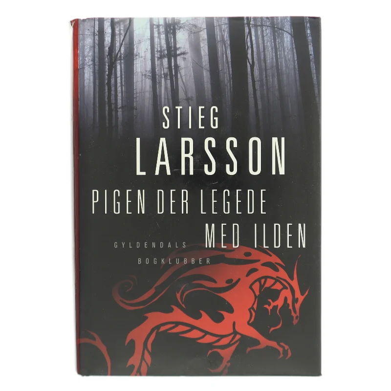 Pigen der legede med ilden af Stieg Larsson (Bog)