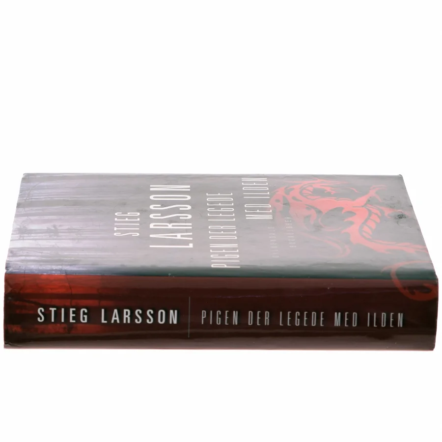 Pigen der legede med ilden af Stieg Larsson (Bog)