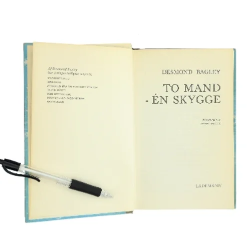 To mand - én skygge af Desmond Bagley (Bog)