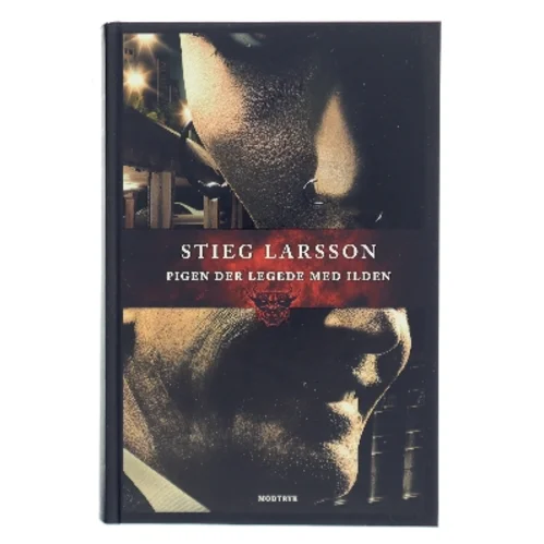 Pigen der legede med ilden. 2 af Stieg Larsson (Bog)