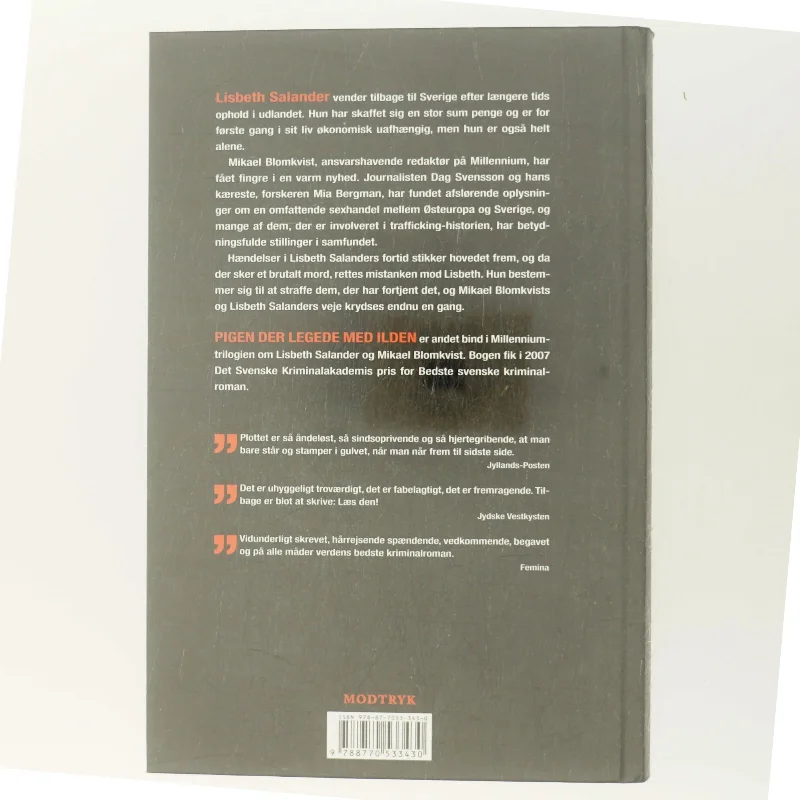 Pigen der legede med ilden. 2 af Stieg Larsson (Bog)