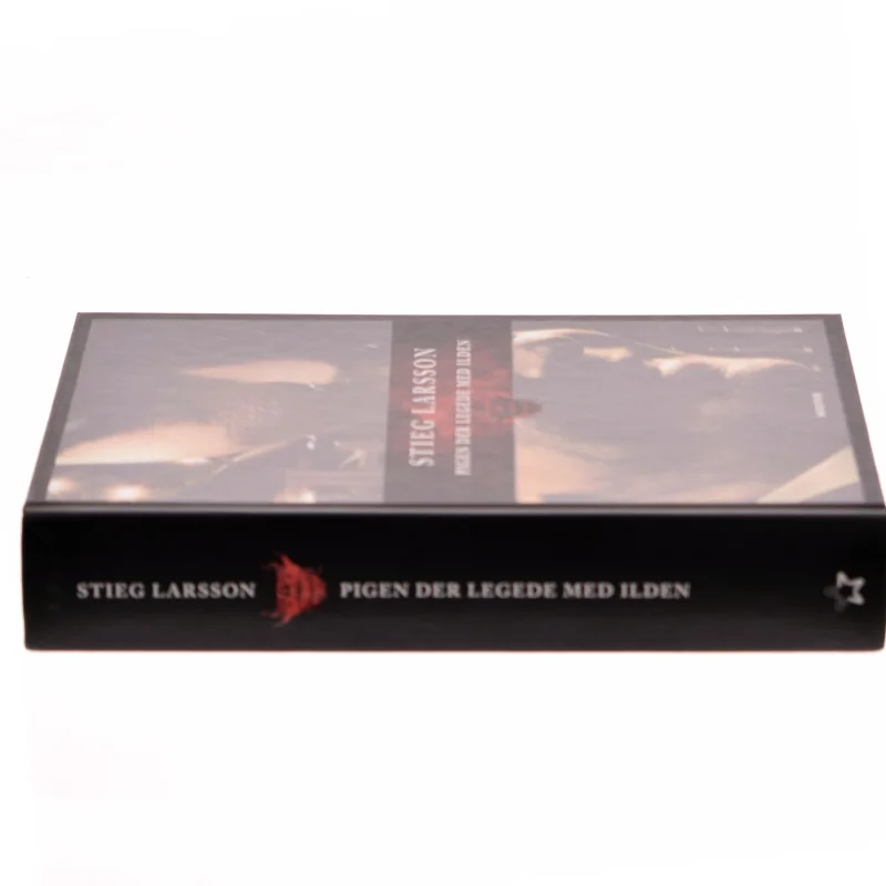 Pigen der legede med ilden. 2 af Stieg Larsson (Bog)