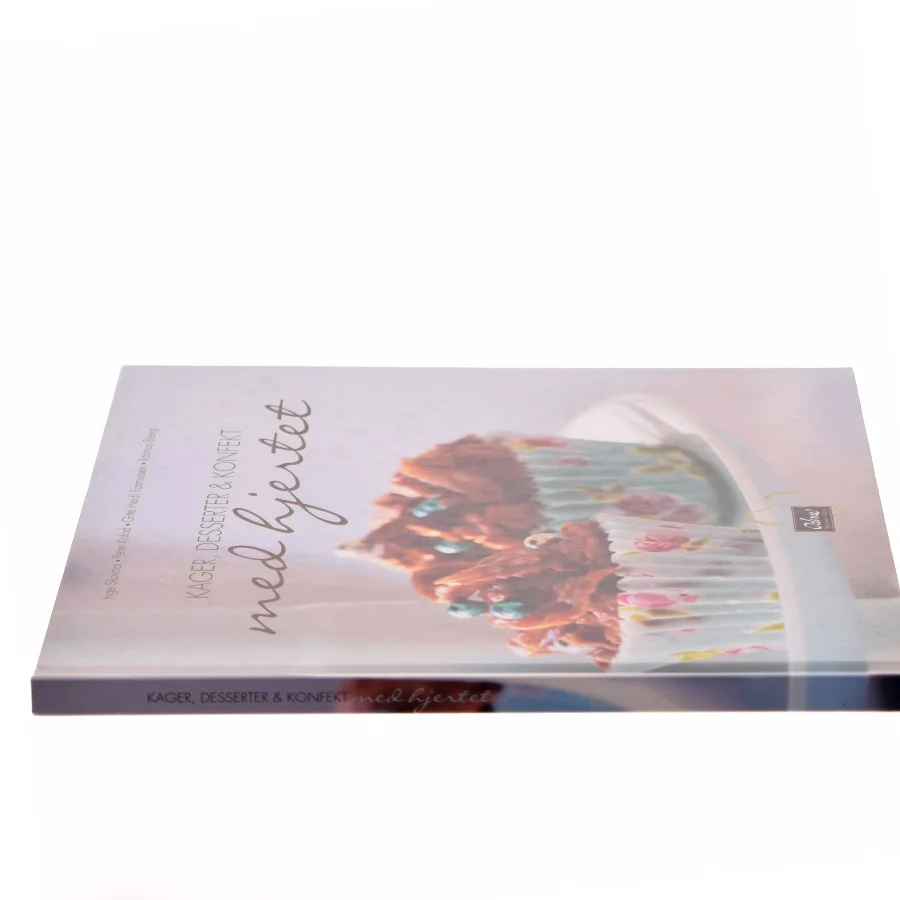 Kager, Desserter & Konfekt med hjertet af Inge Skovdal (Bog)