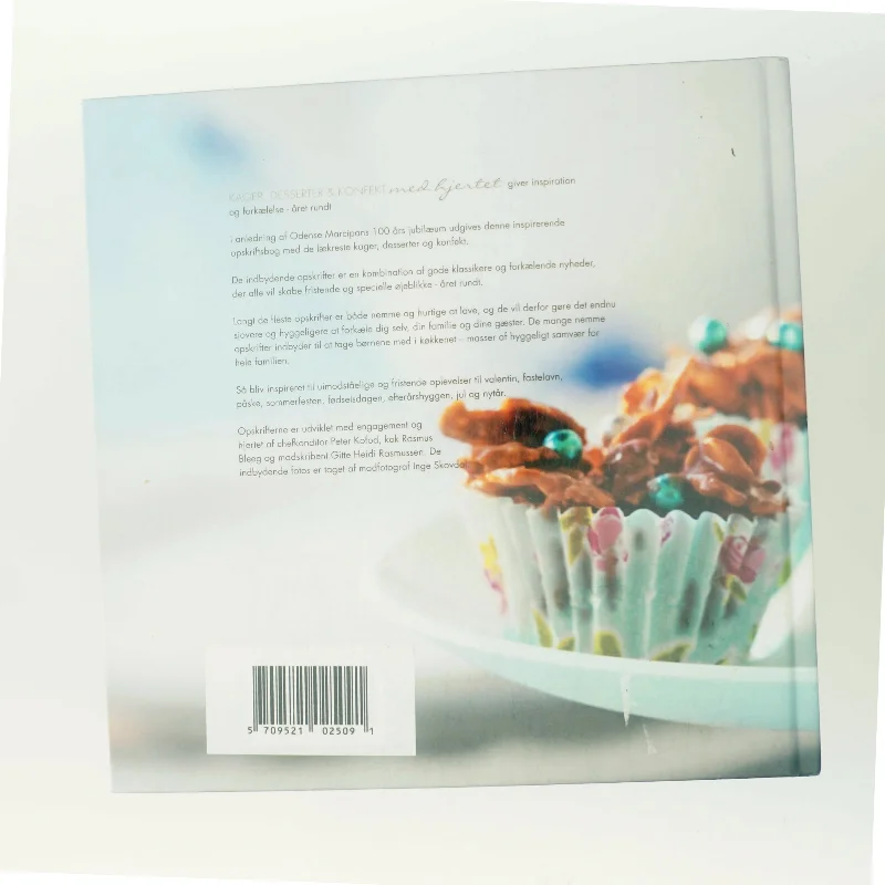 Kager, Desserter & Konfekt med hjertet af Inge Skovdal (Bog)