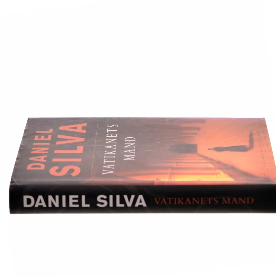 Vatikanets mand af Daniel Silva (Bog)